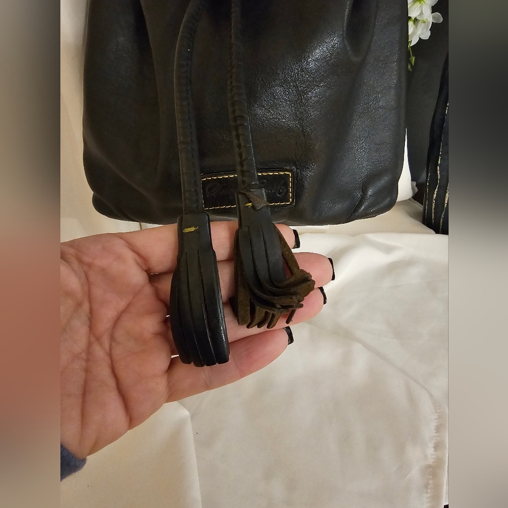 Dooney & Bourke Black Shoulder Bag - Picture 5 of 8